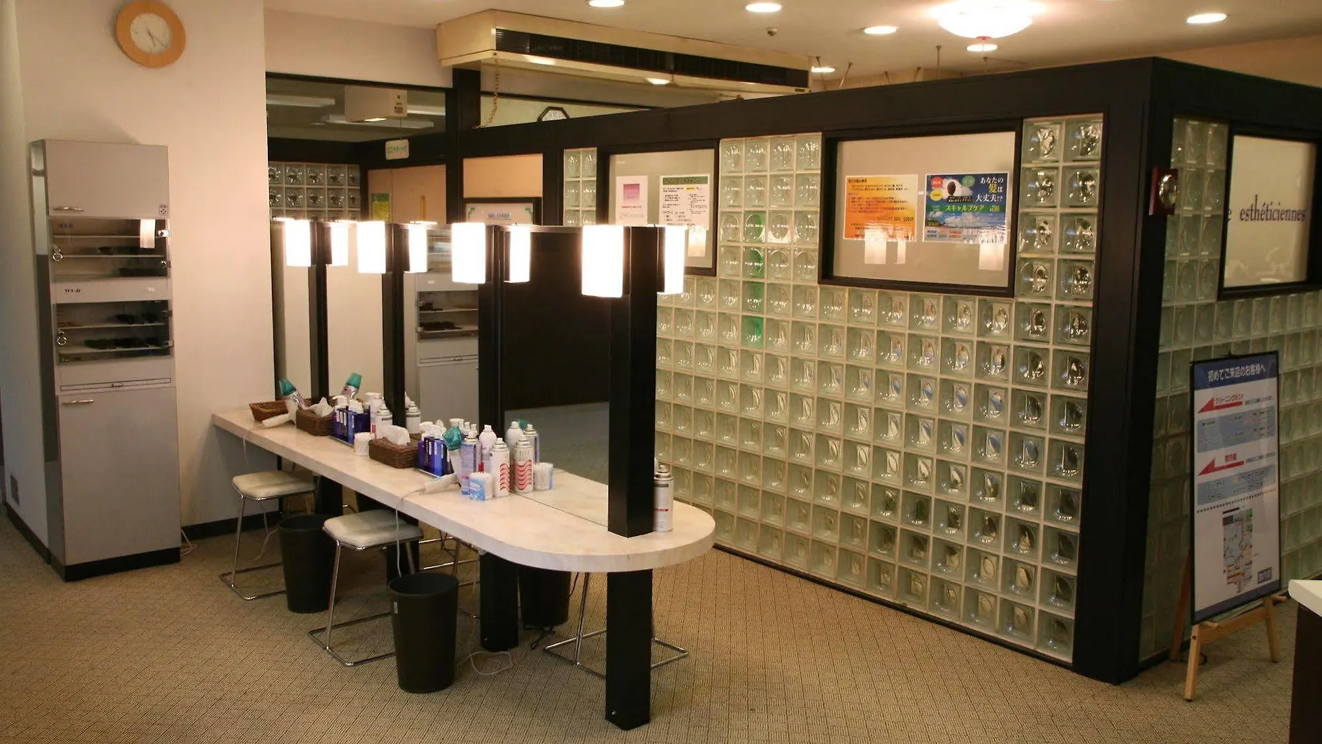 Capsule hotel Wellbe Meieki Nagoya Japan