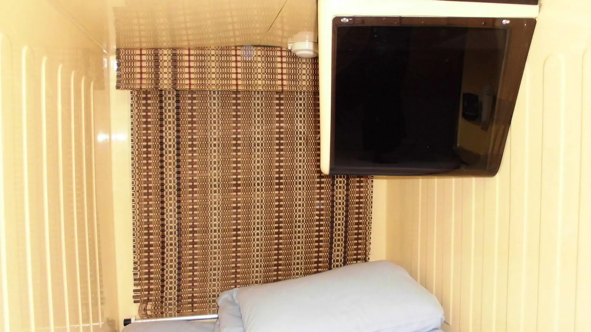 Capsule hotel Wellbe Meieki Nagoya