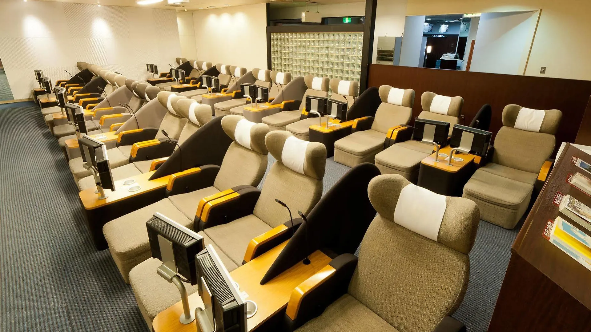 Capsulehotel Wellbe Meieki Nagoya